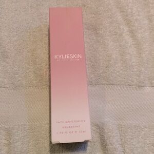 NWB KylieSkin Face Moisturizer